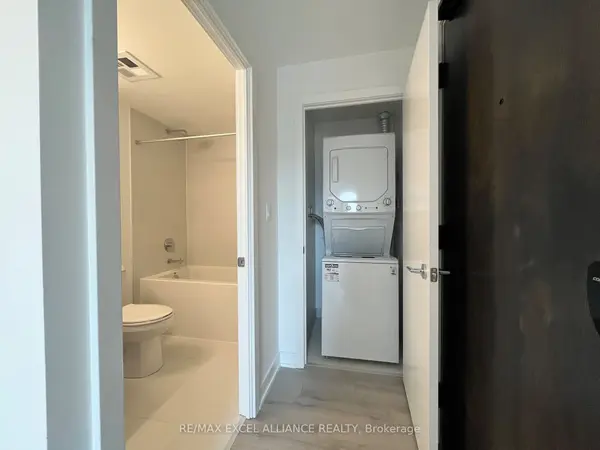 1005 Dundas ST E #223, Oakville, ON L6H 8C7