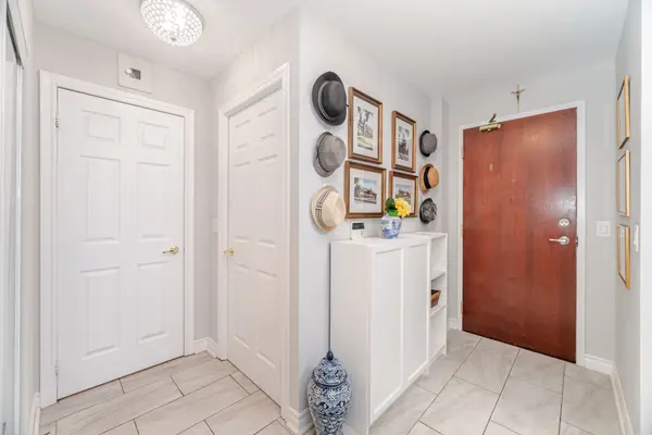 5 Michael Power PL #1005, Toronto W08, ON M9A 0A3