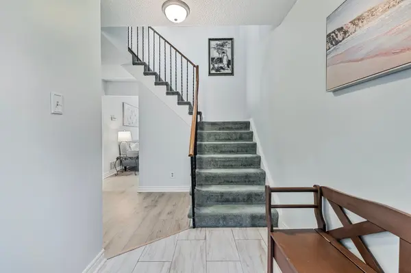 40 Crenshaw CT, Brampton, ON L6Z 1W9