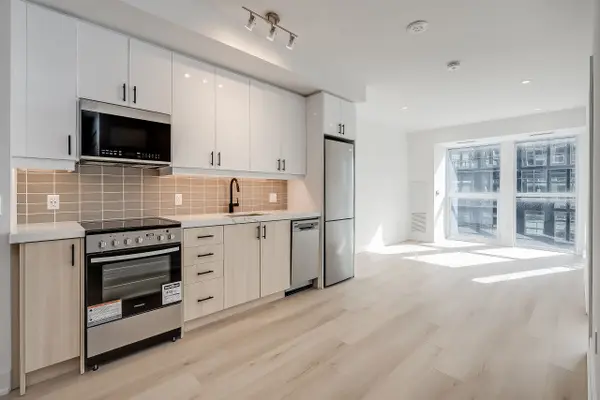 2343 Khalsa Gate #408, Oakville, ON L6M 4J2