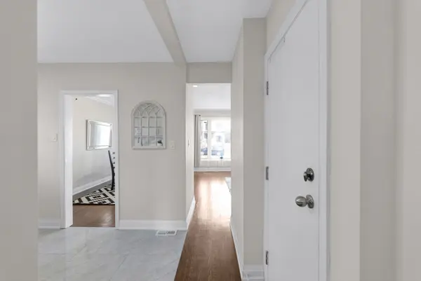 1038 Alexandra AVE, Mississauga, ON L5E 1Z8