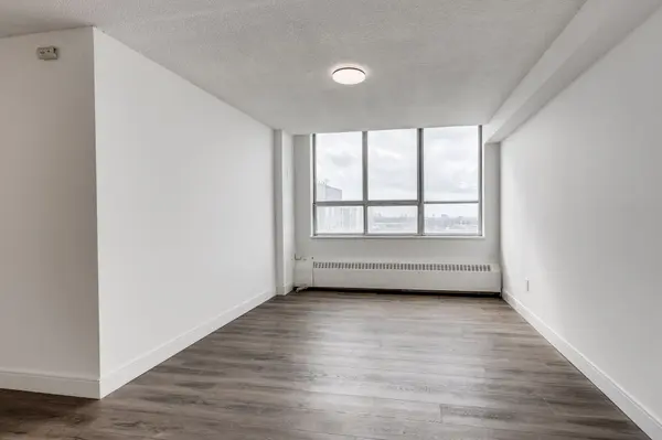 200 Lotherton Pathway #1208, Toronto W04, ON M6B 2G9