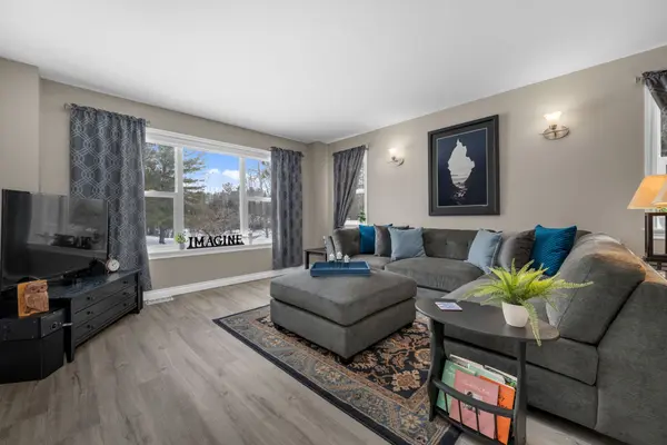 184 Charmont WAY, Constance Bay - Dunrobin - Kilmaurs - Woodlawn, ON K0A 3M0