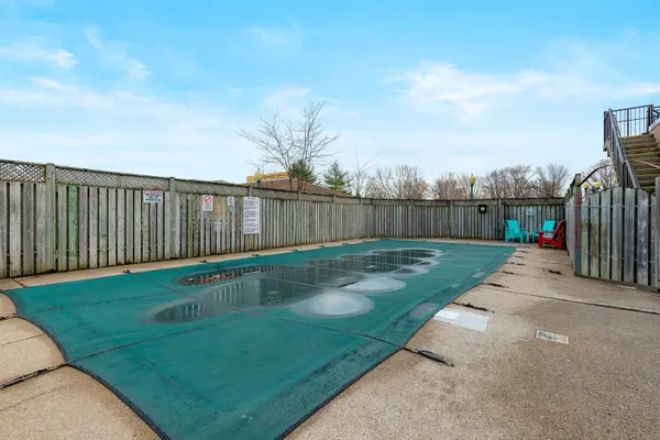 3 Apple ST #303, Brockville, ON K6V 4X5