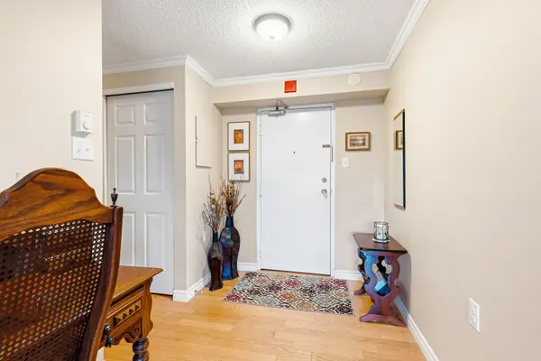 3 Apple ST #303, Brockville, ON K6V 4X5