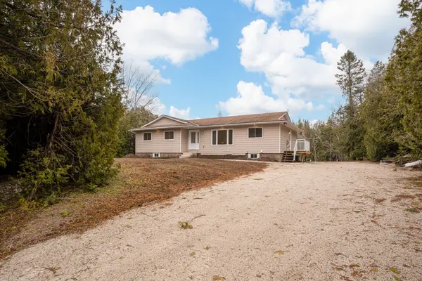 12 Nicholas ST, Northern Bruce Peninsula, ON N0H 2R0