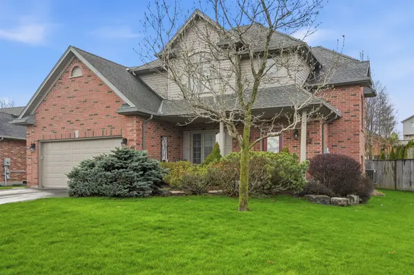 32 Wingreen LN, Middlesex Centre, ON N0L 1R0