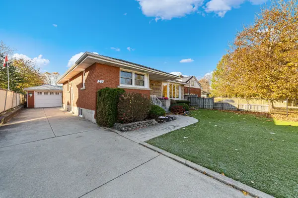 20 Burwell AVE, Hamilton, ON L8G 3L7