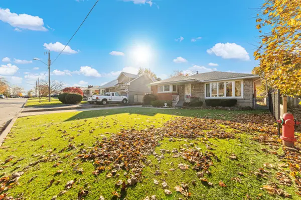 20 Burwell AVE, Hamilton, ON L8G 3L7