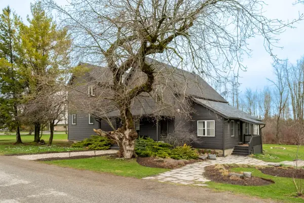 709 Old Milford RD, Prince Edward County, ON K0K 2T0