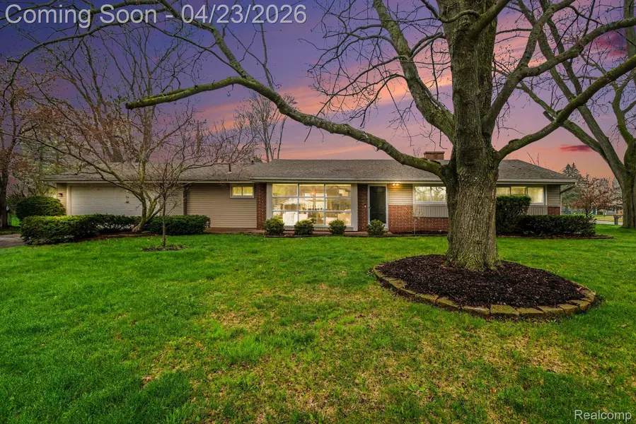 41024 Mooringside, Novi, MI 48375