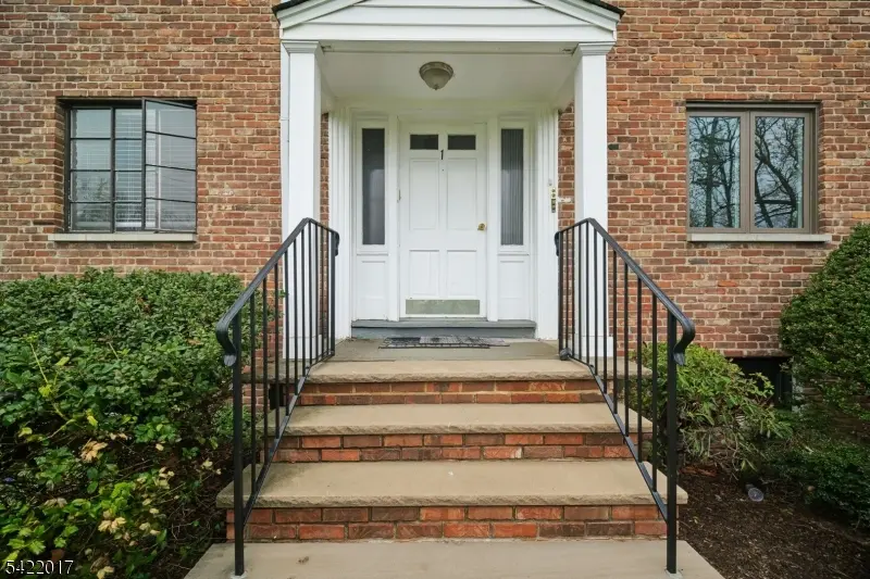 1A Troy Dr #A, Springfield Twp., NJ 07081