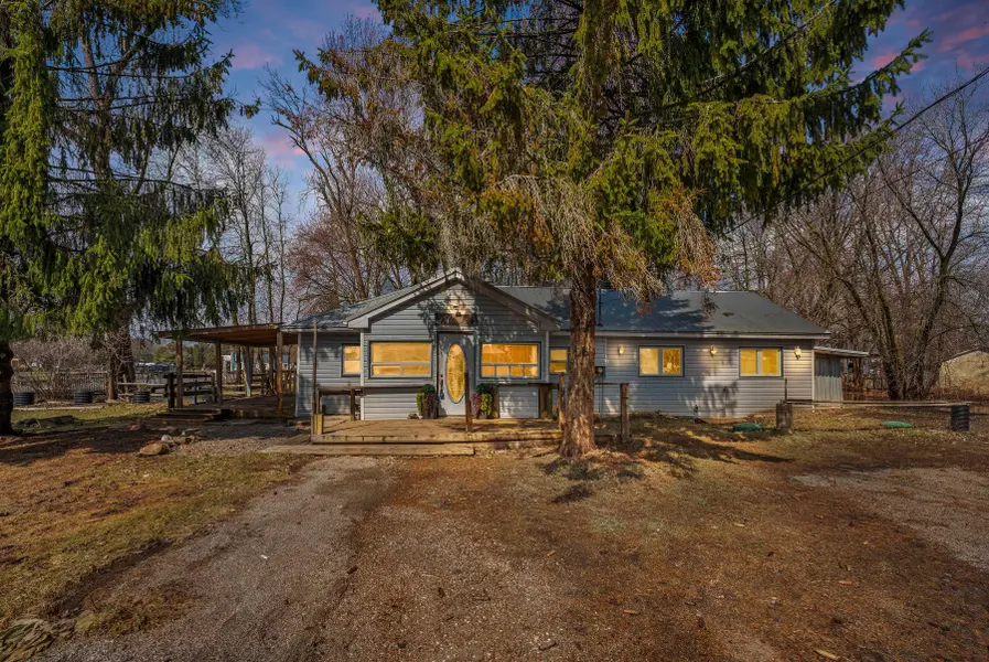 260 Beach RD, Innisfil, ON L0L 1R0