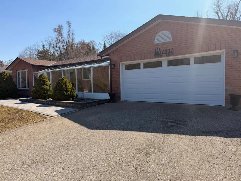2007 Snow Valley RD, Springwater, ON L9X 0H3