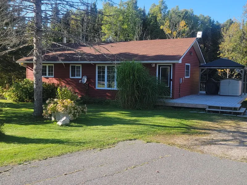 1 Christopher LN, Armour, ON P0A 1C0