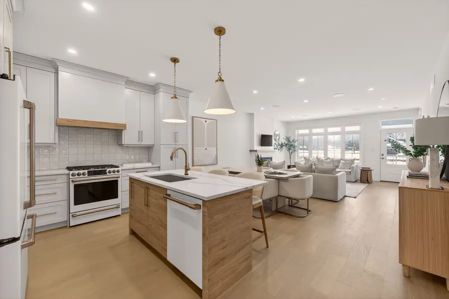 574 Seneca DR #70F, Fort Erie, ON L2A 1C2