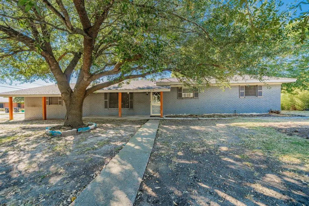 1315 Gateway Drive, Wills Point, TX 75169