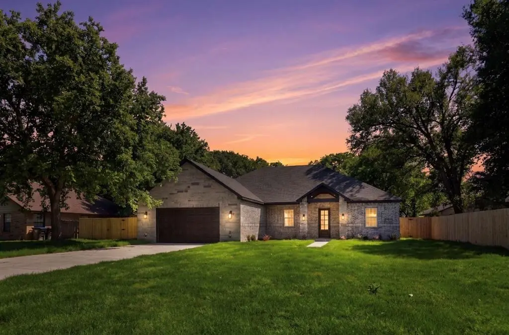 1011 Division Street, Greenville, TX 75401