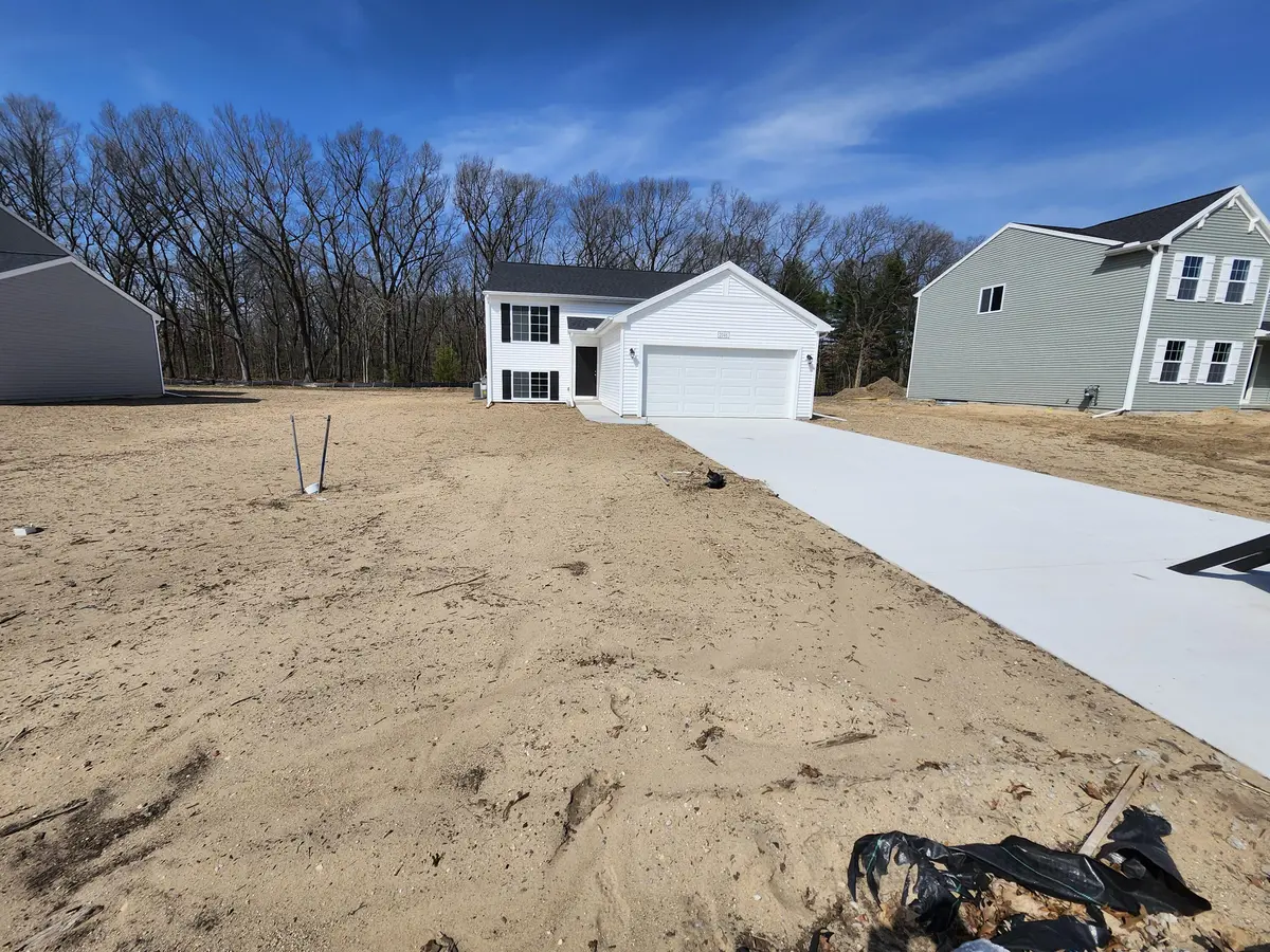 2046 Kristin CT, Muskegon Twp, MI 49442
