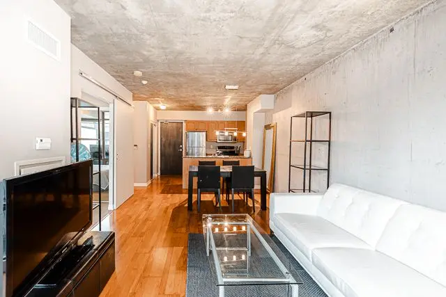 22 Wellesley ST E #807, Toronto C08, ON M4Y 1G3