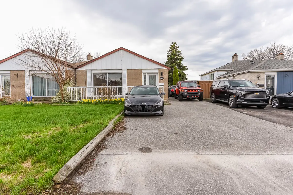 137 Avondale BLVD, Brampton, ON L6T 1H5