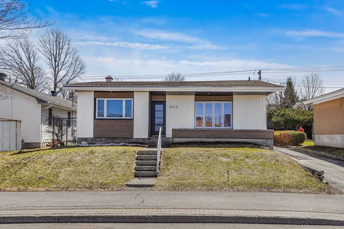 805 Cartier BLVD, Hawkesbury, ON K6A 1W9