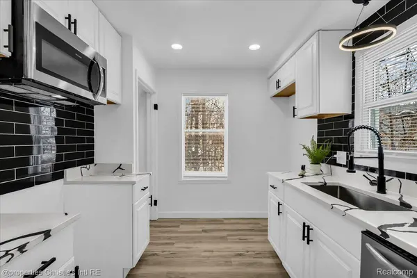 19445 Hubbell ST, Detroit, MI 48235