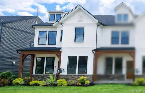 271 Lantana DR, Brighton, MI 48116