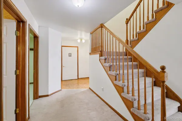 1085 Linda Dr, Davison, MI 48423