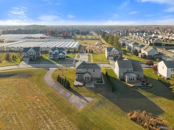 16089 Diamante DR, Macomb Township, MI 48044