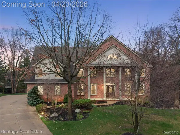 1562 Eagle TRL, Oxford Charter Township, MI 48371