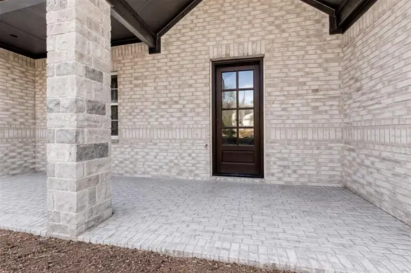 1011 Division Street, Greenville, TX 75401