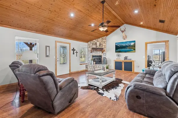 670 Farm Road 196 N, Blossom, TX 75416