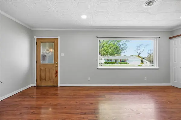 211 Mildred Lane, Benbrook, TX 76126