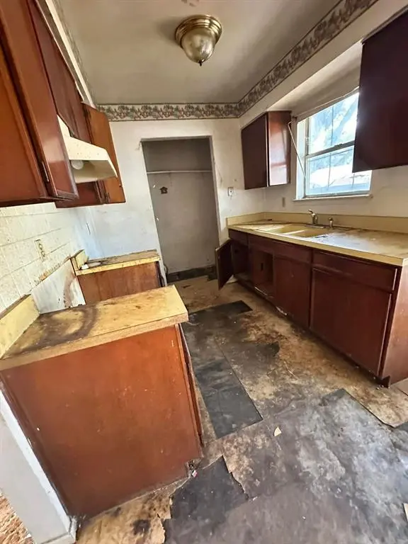 9920 Gulf Palms Drive, Dallas, TX 75227