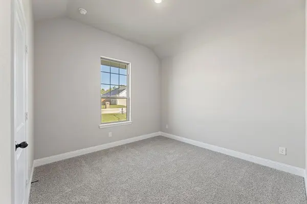 2106 Briarwood Drive, Bridgeport, TX 76426