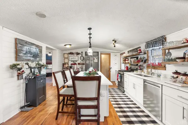 307 Brook LN, Concord, VA 24538