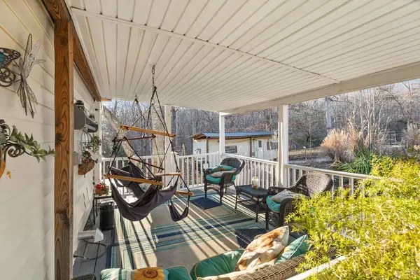 307 Brook LN, Concord, VA 24538