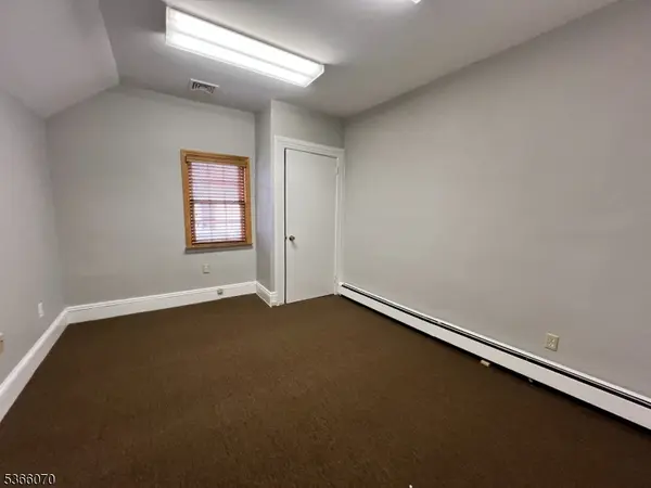 26 Millburn Ave Rm 6, Springfield Twp., NJ 07081