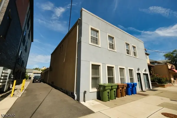 30 W Price St, Linden City, NJ 07036