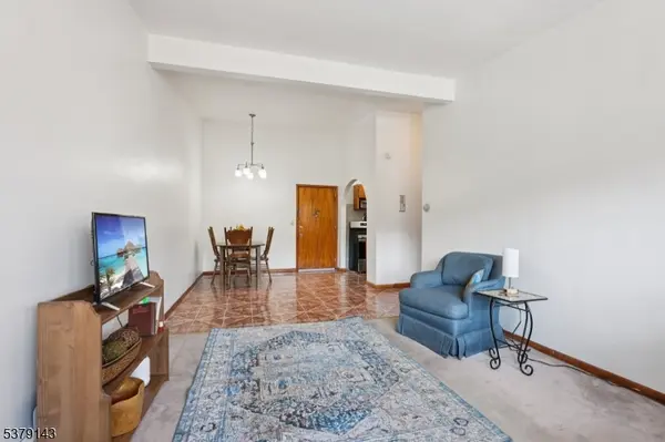 14 Hazard Pl #3C, Elizabeth City, NJ 07208