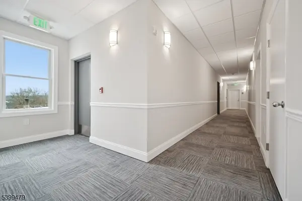 246 Main St #305, Chatham Boro, NJ 07928