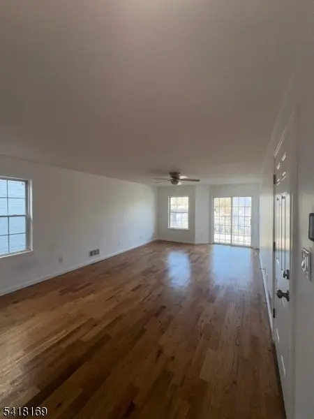 339 Ocean Ave, Jersey City, NJ 07305