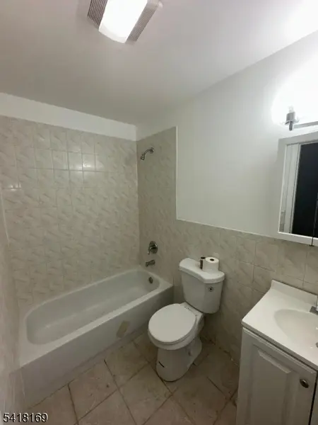 339 Ocean Ave, Jersey City, NJ 07305