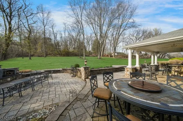 2 Lauren Drive, Franklin Twp., NJ 08886