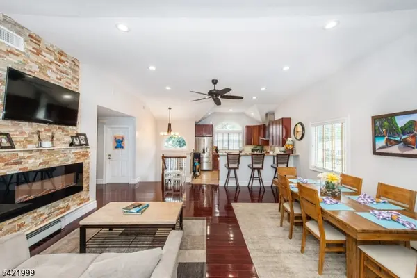 6 Melissa Dr, Totowa Boro, NJ 07512