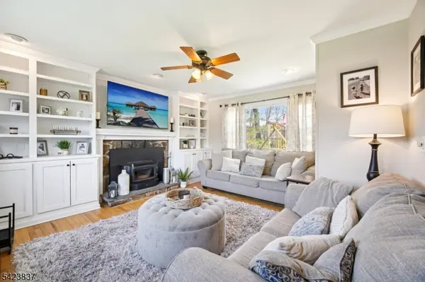 9 Cottonwood Ct, Hardyston Twp., NJ 07460