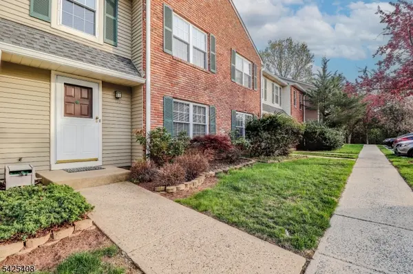 118 Selby Ct, Franklin Twp., NJ 08873