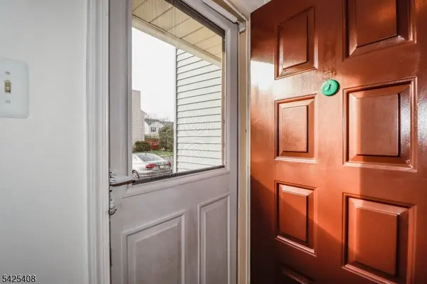 118 Selby Ct, Franklin Twp., NJ 08873