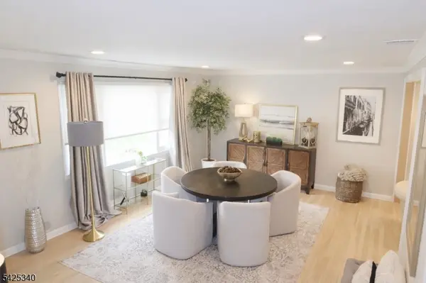 8 Alcott Dr, Livingston Twp., NJ 07039